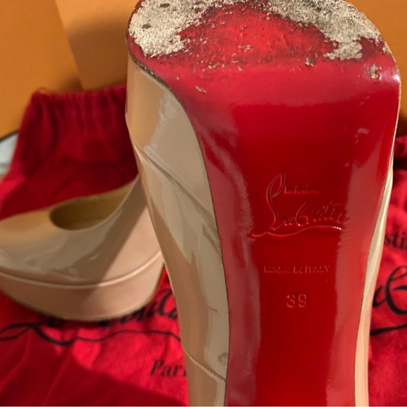 Christian Louboutin beige, Pat and leather heels - Picture 4 of 5